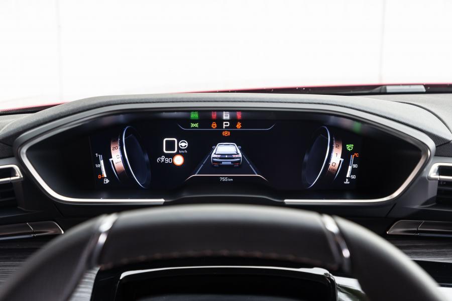 Панель приборов Peugeot 508 GT 2018 года  (WW) (фото 27 из 42)